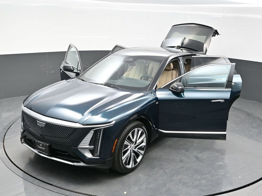 2025 Cadillac LYRIQ Luxury 3 - Photo 35