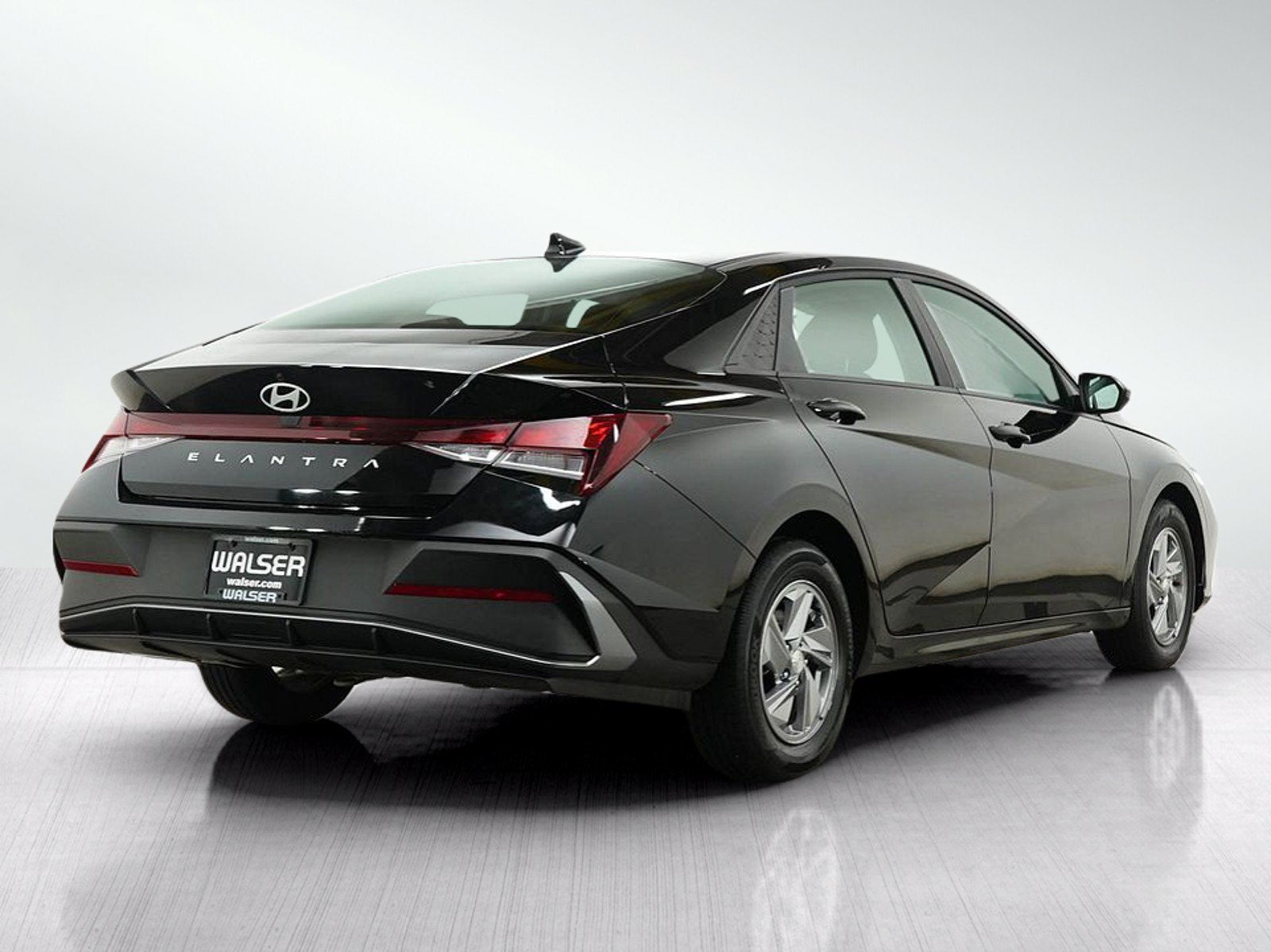 Used 2024 Abyss Black Hyundai SE IVT image 5