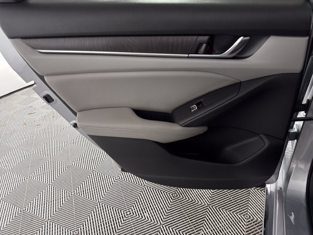 2018 Honda Accord EX-L - Photo 11