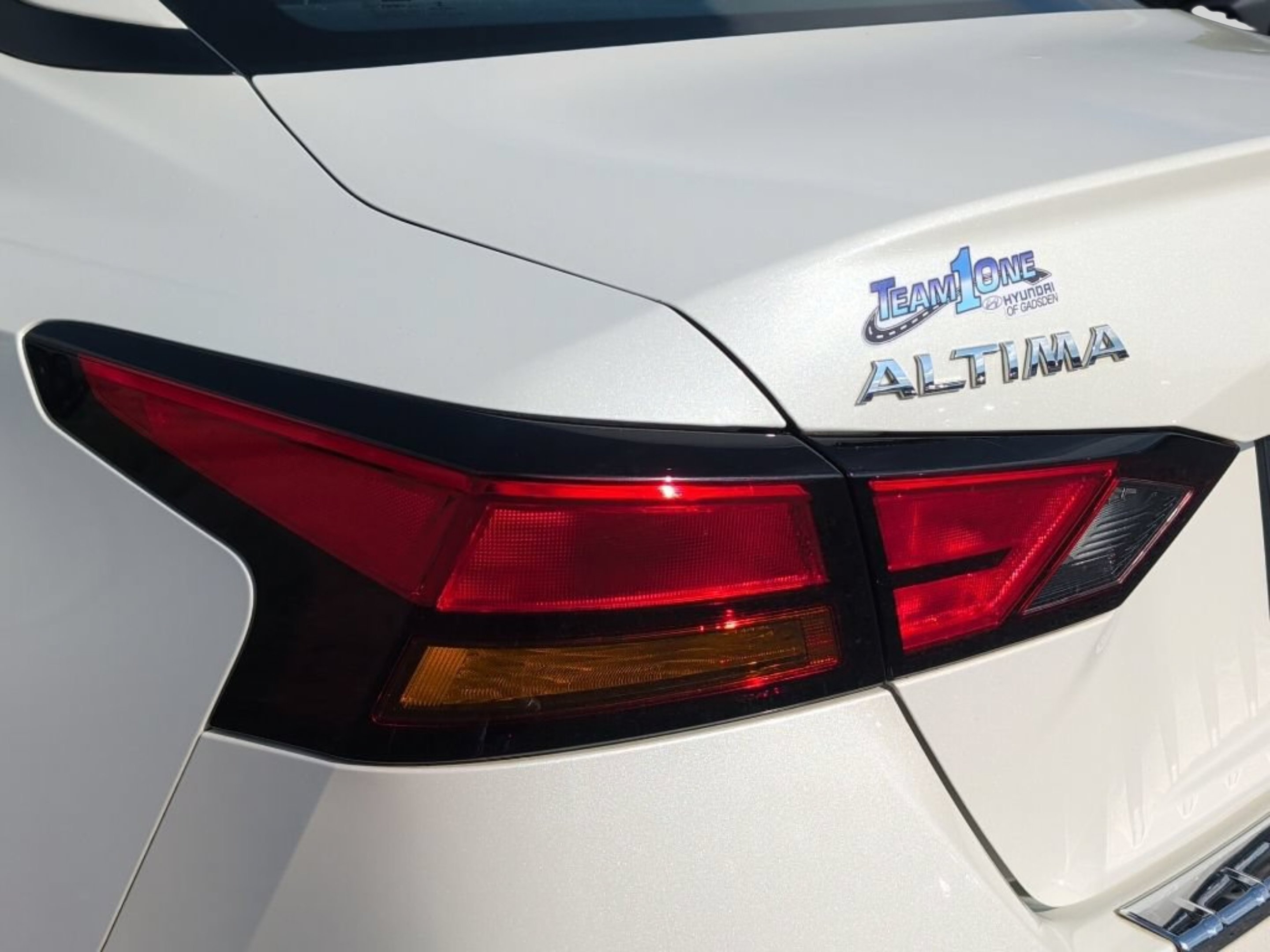 Used 2022 Pearl White Tricoat Nissan 2.5 SV image 14