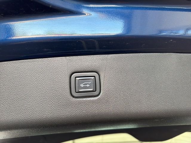 Used 2022 Blue Glow Metallic Chevrolet LT image 9
