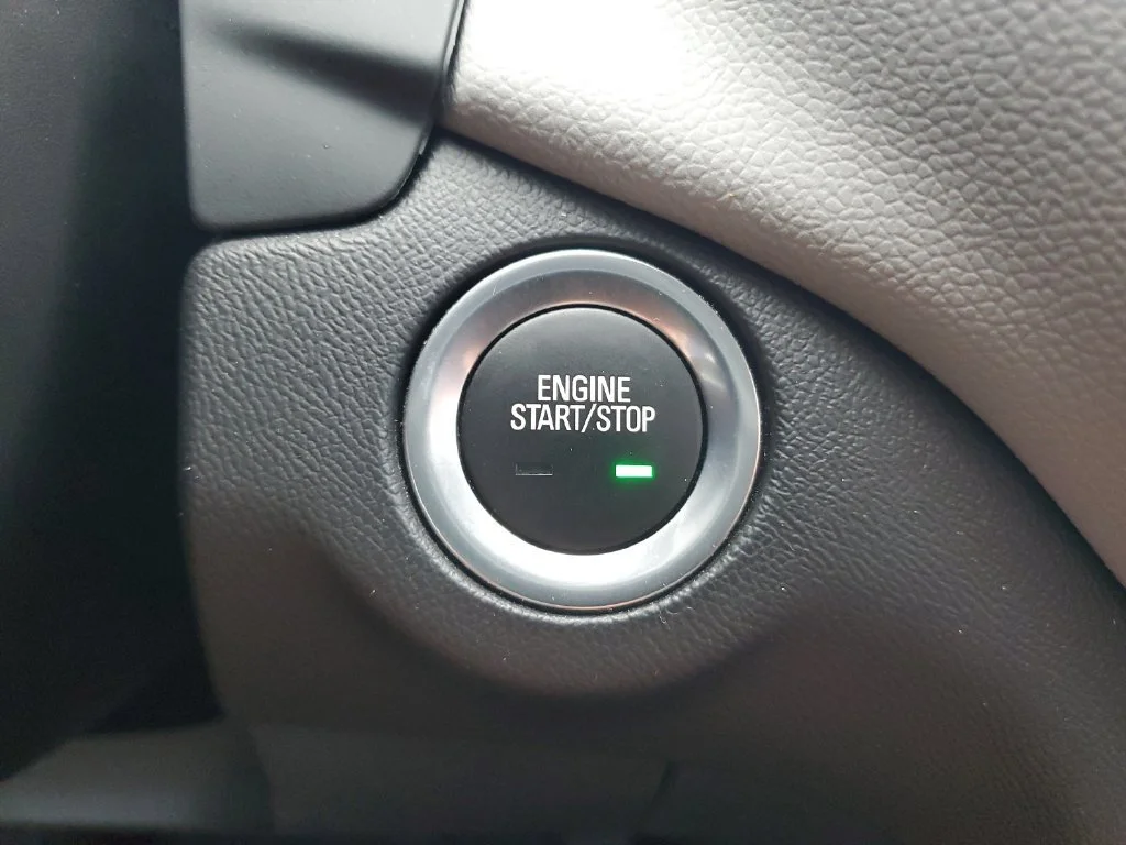 Used 2024 Summit White Chevrolet LT image 19