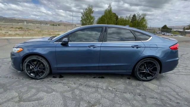 Used 2019 Blue Metallic Ford SE image 5