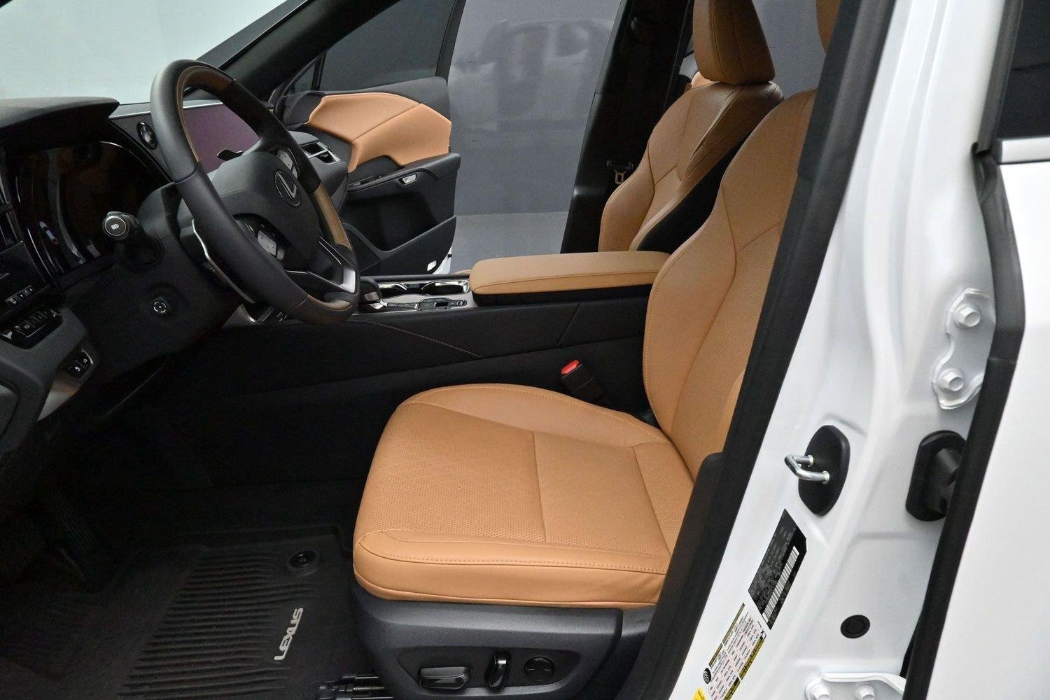 Used 2025 White Lexus RX 350 image 12