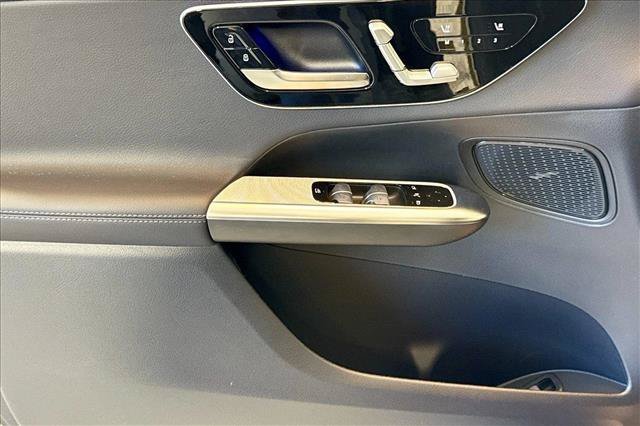 New 2026 Graphite Grey Metallic Mercedes-Benz GLC 300 image 45