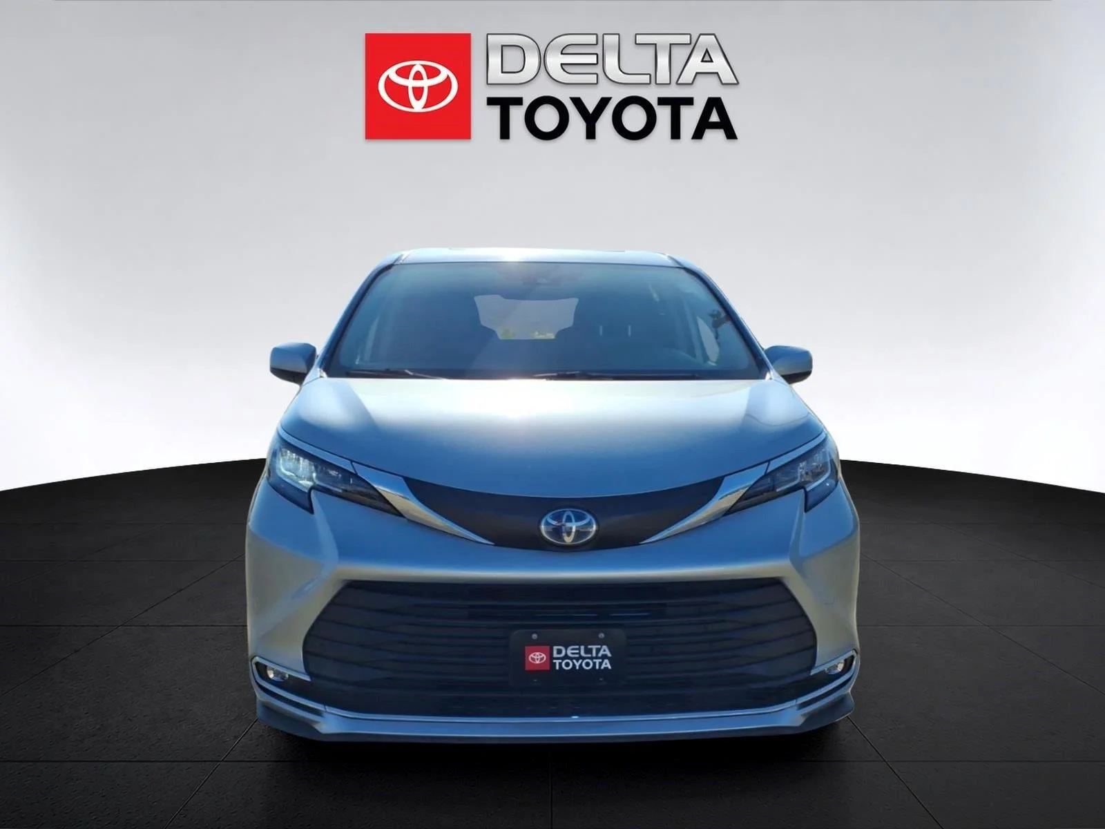 Used 2023 Celestial Silver Metallic Toyota XLE 7-Passenger image 8