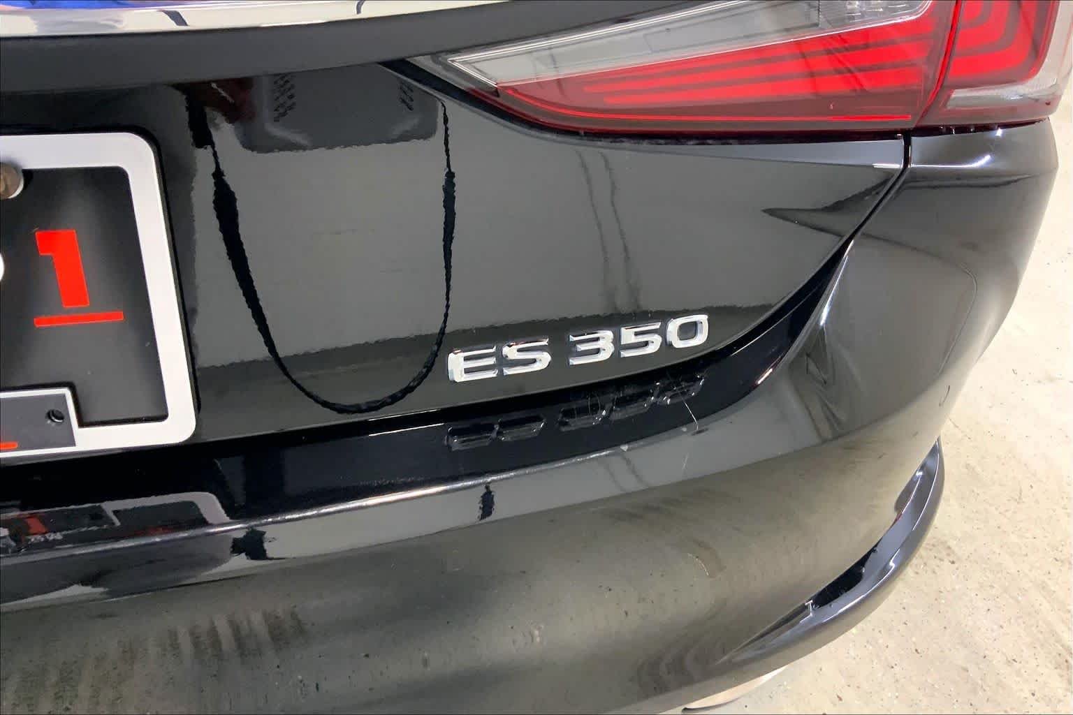 Used 2024 Obsidian Lexus Ultra Luxury image 29