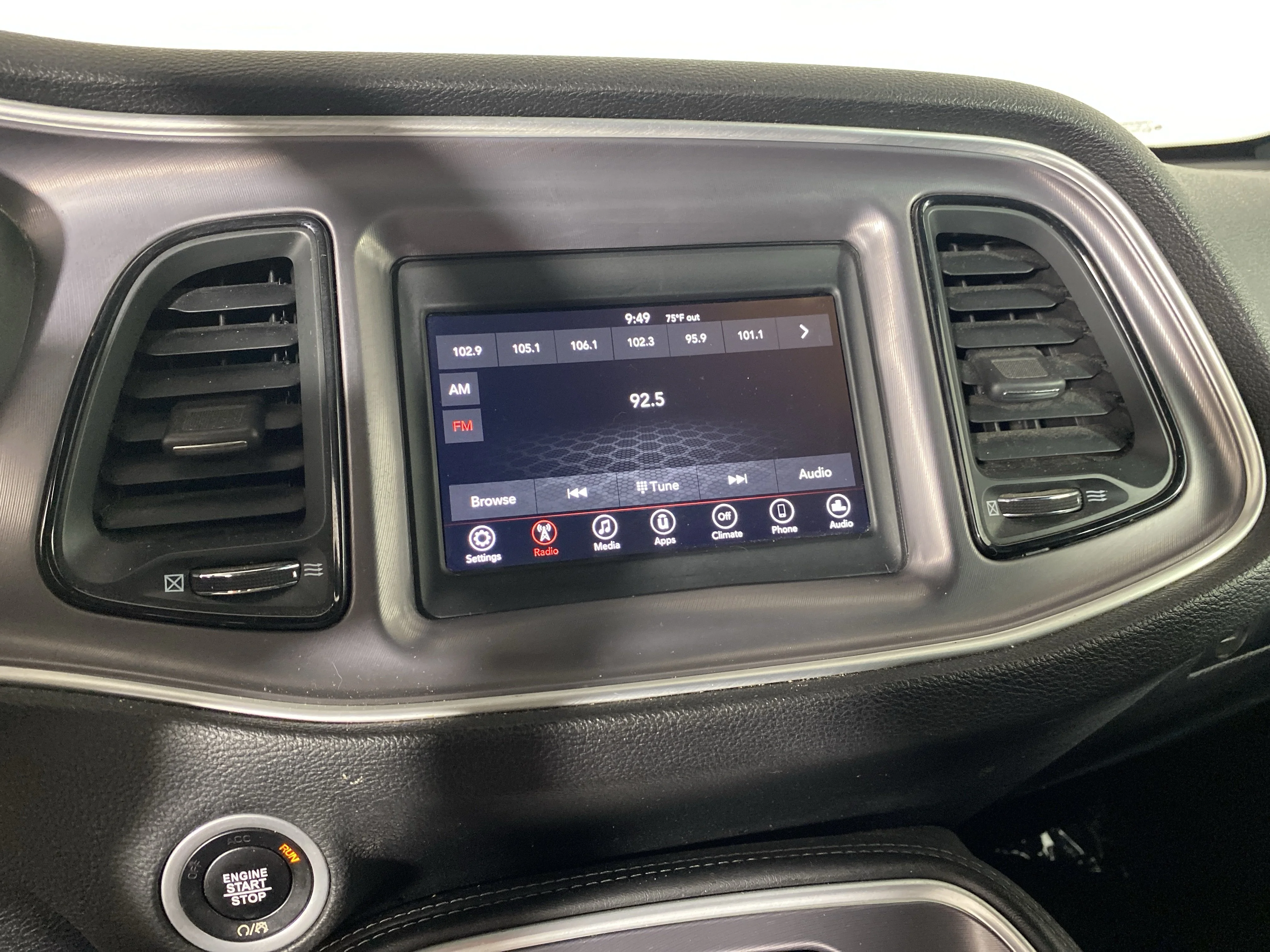 Used 2019 Go Mango Dodge SXT image 25