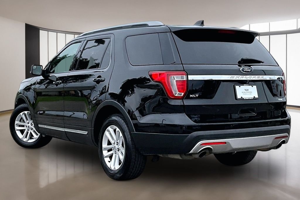 Used 2017 Black Ford XLT image 12