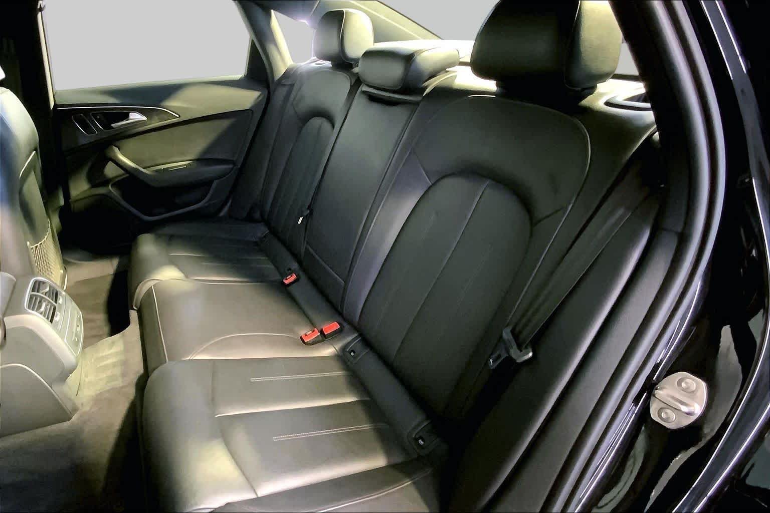 Used 2017 Mythos Black Metallic Audi Premium image 21