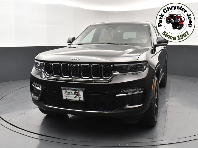 Used 2025 Jeep Grand Cherokee Limited with VIN 1C4RJHBG1SC353068 for sale in Burnsville, Minnesota