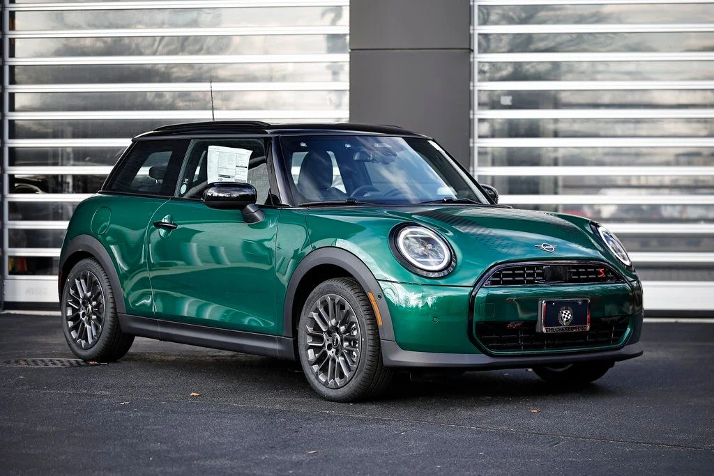2026 MINI Hardtop Cooper S Signature's photo