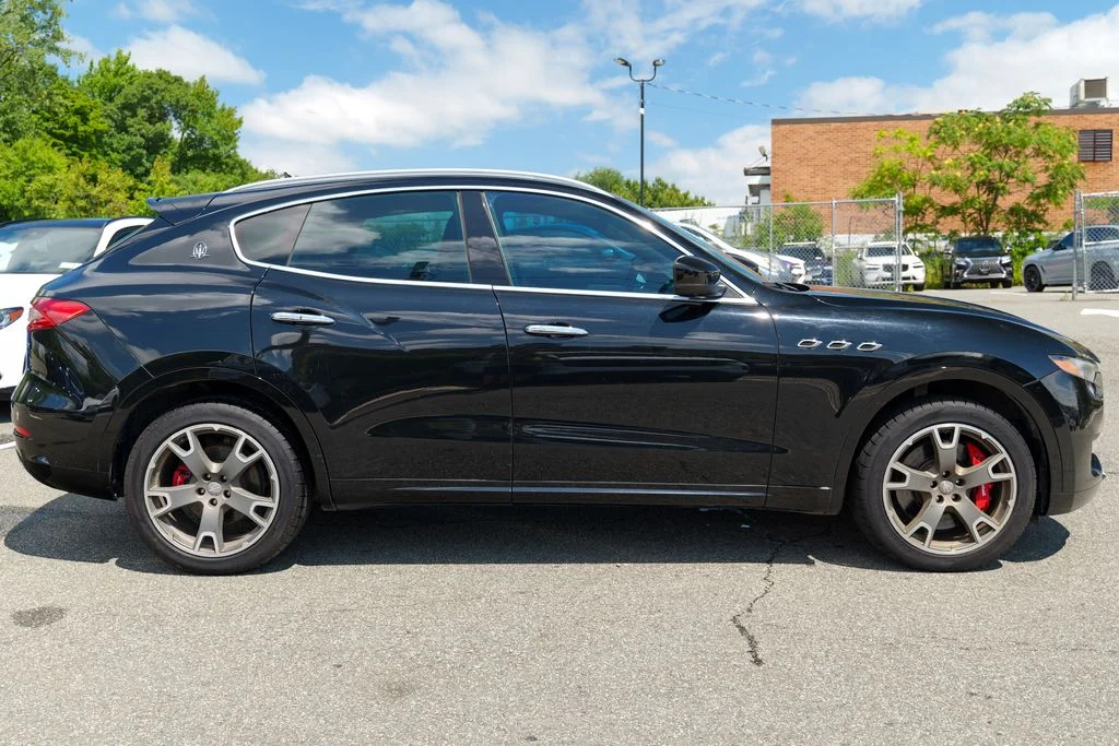 Used 2017  Maserati S image 8