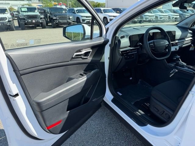 New 2027 Glacial White Pearl Kia LX image 10
