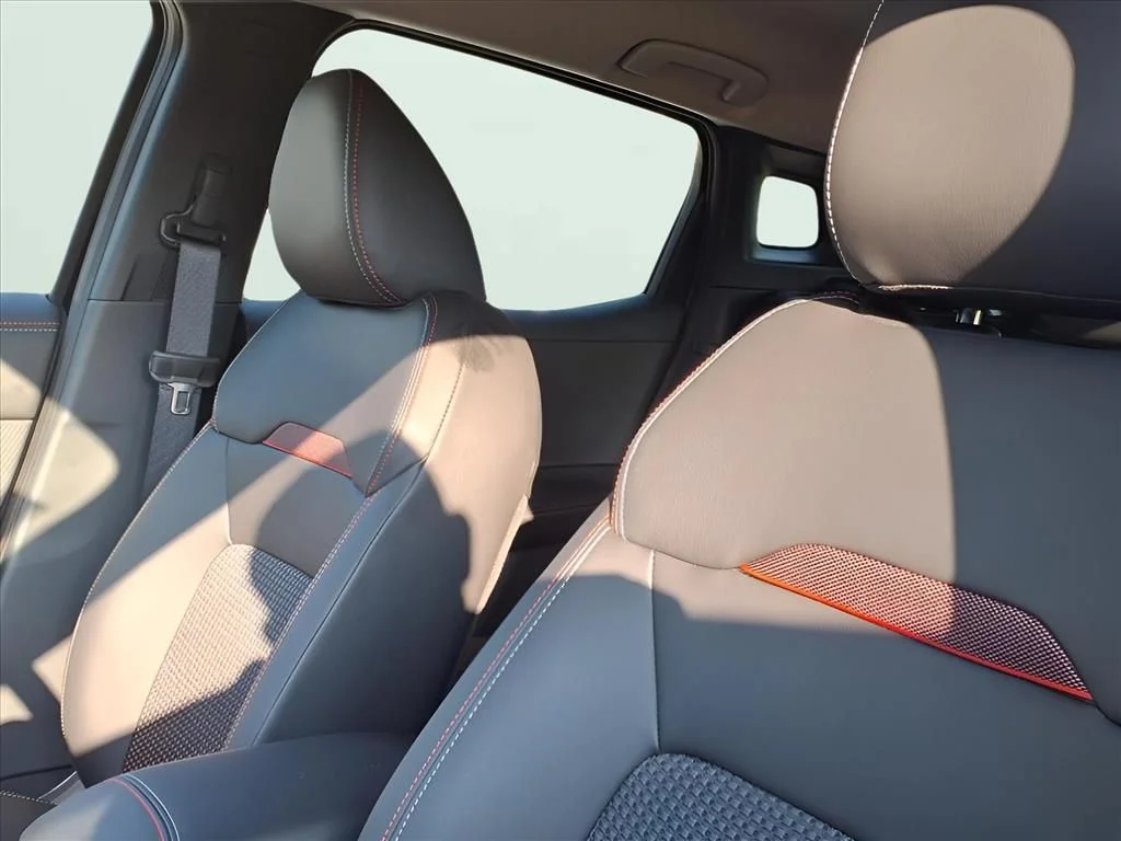 2025 Nissan Kicks SR - Photo 18