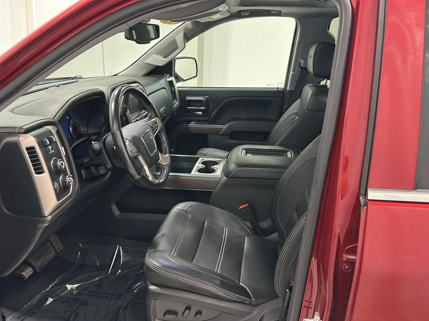 Used 2018 RED QUARTZ TINTCOAT GMC Denali image 18