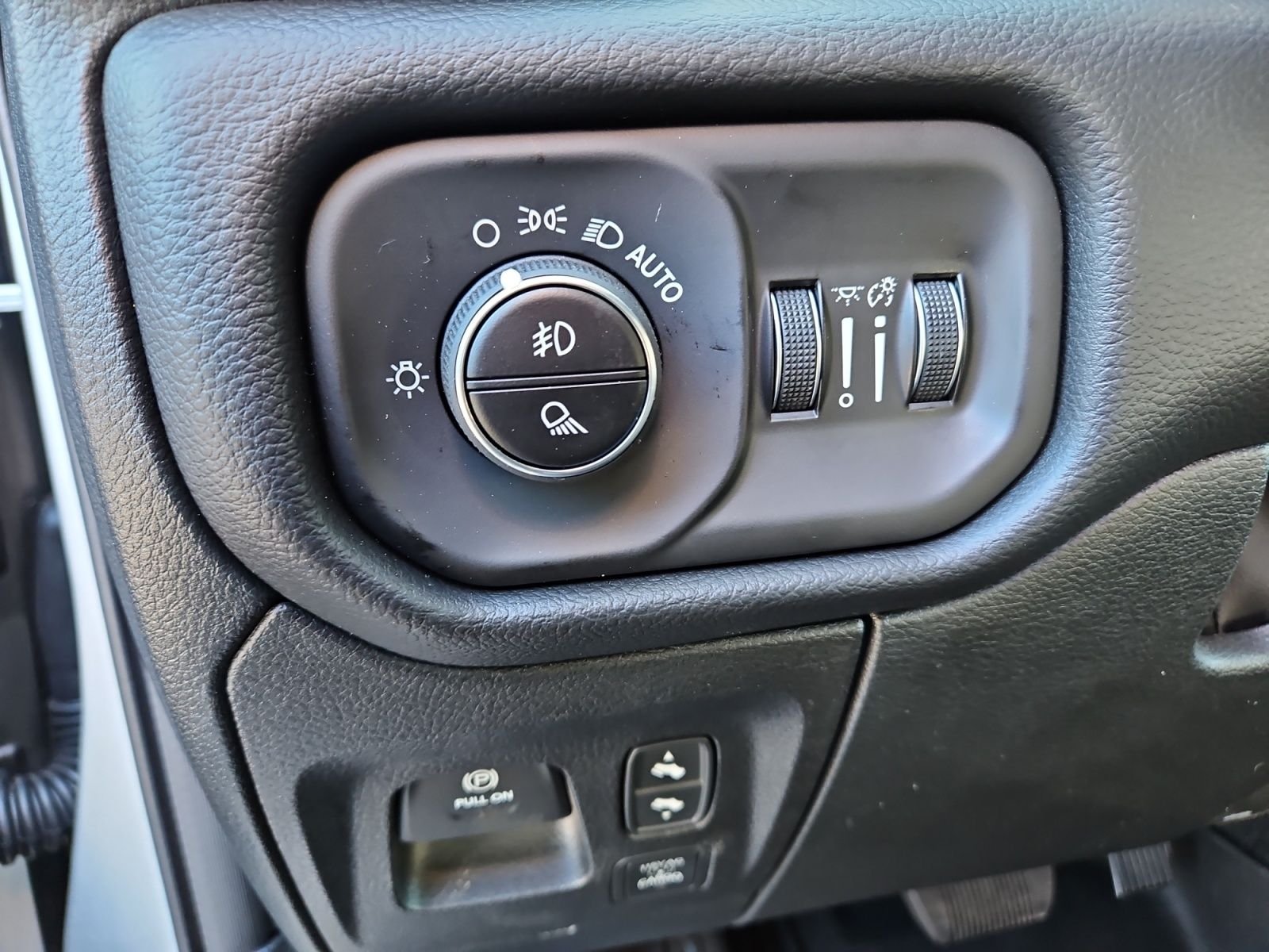 New 2026 Silver Zynith Exterior Paint RAM Laramie image 23
