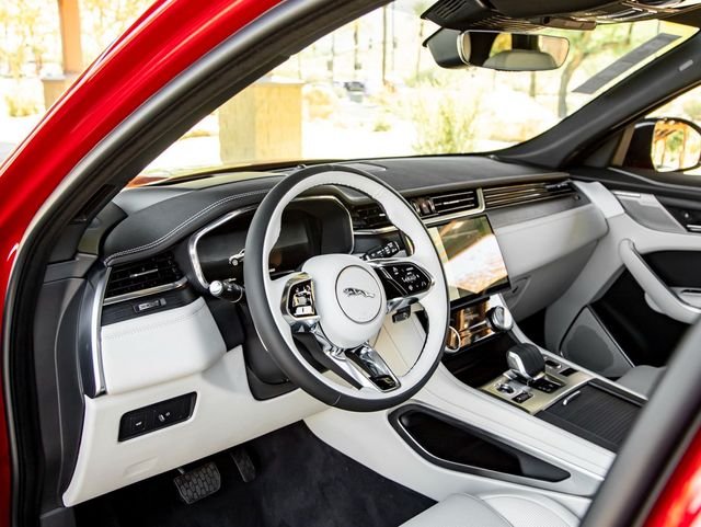 2026 Jaguar F-Pace R-Dynamic S - Photo 15