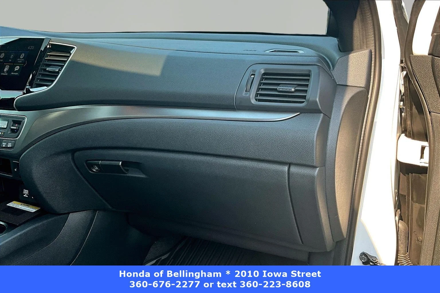 Used 2023 Platinum White Pearl Honda EX-L image 23