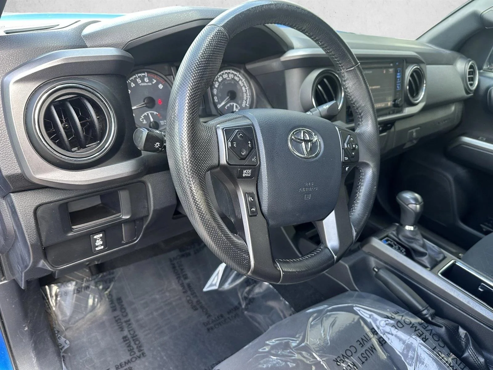 Used 2017 Blue Toyota SR5 image 10