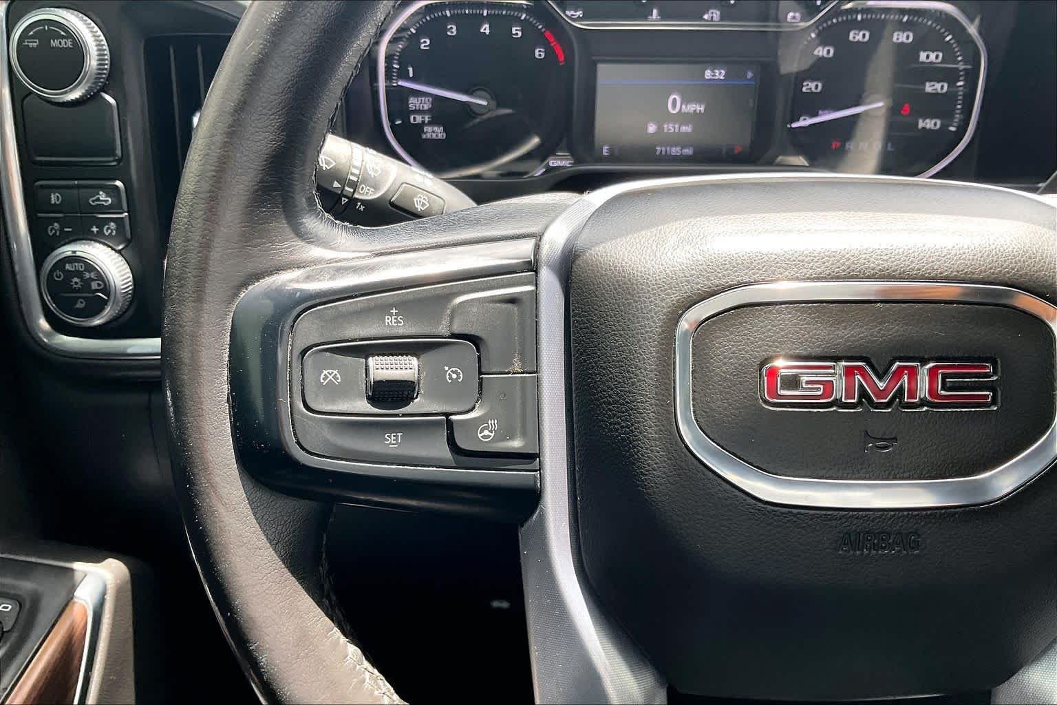 Used 2020 Onyx Black GMC SLT image 23