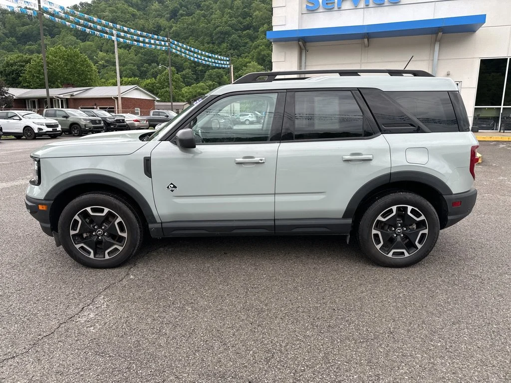 Used 2023 Green Ford Outer Banks image 2
