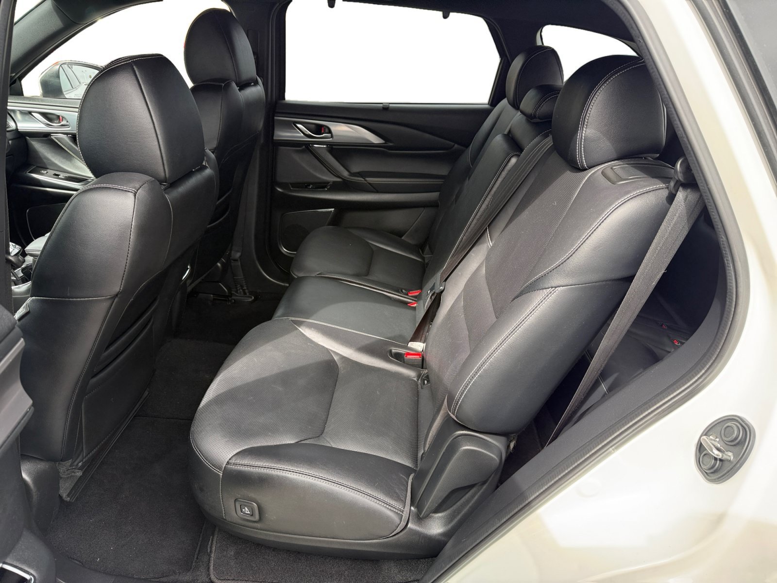 Certified Used 2021 Snowflake White Pearl Mazda Grand Touring image 16