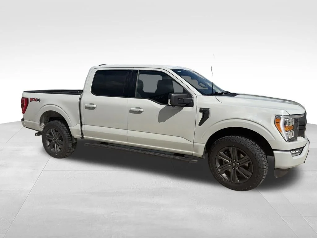 Used 2023 Avalanche Ford XLT image 16