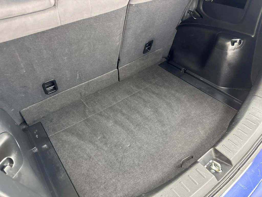 Used 2011  Honda Base image 76
