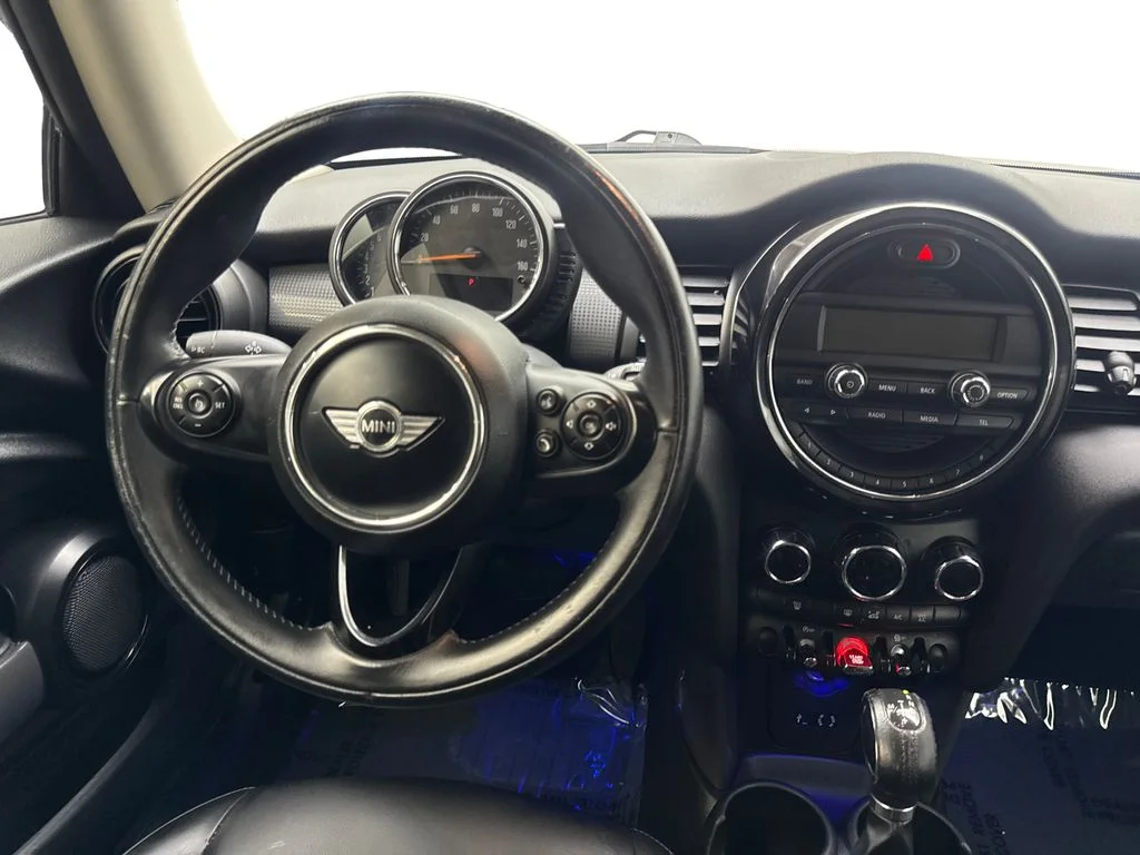 Used 2016 White MINI Base image 48