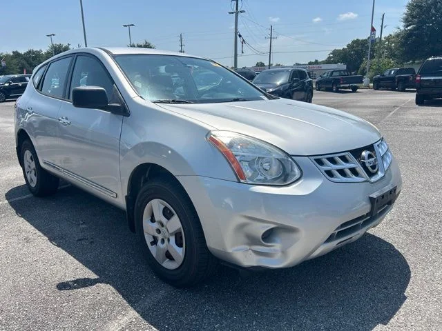 Used 2013 Silver Nissan S image 3