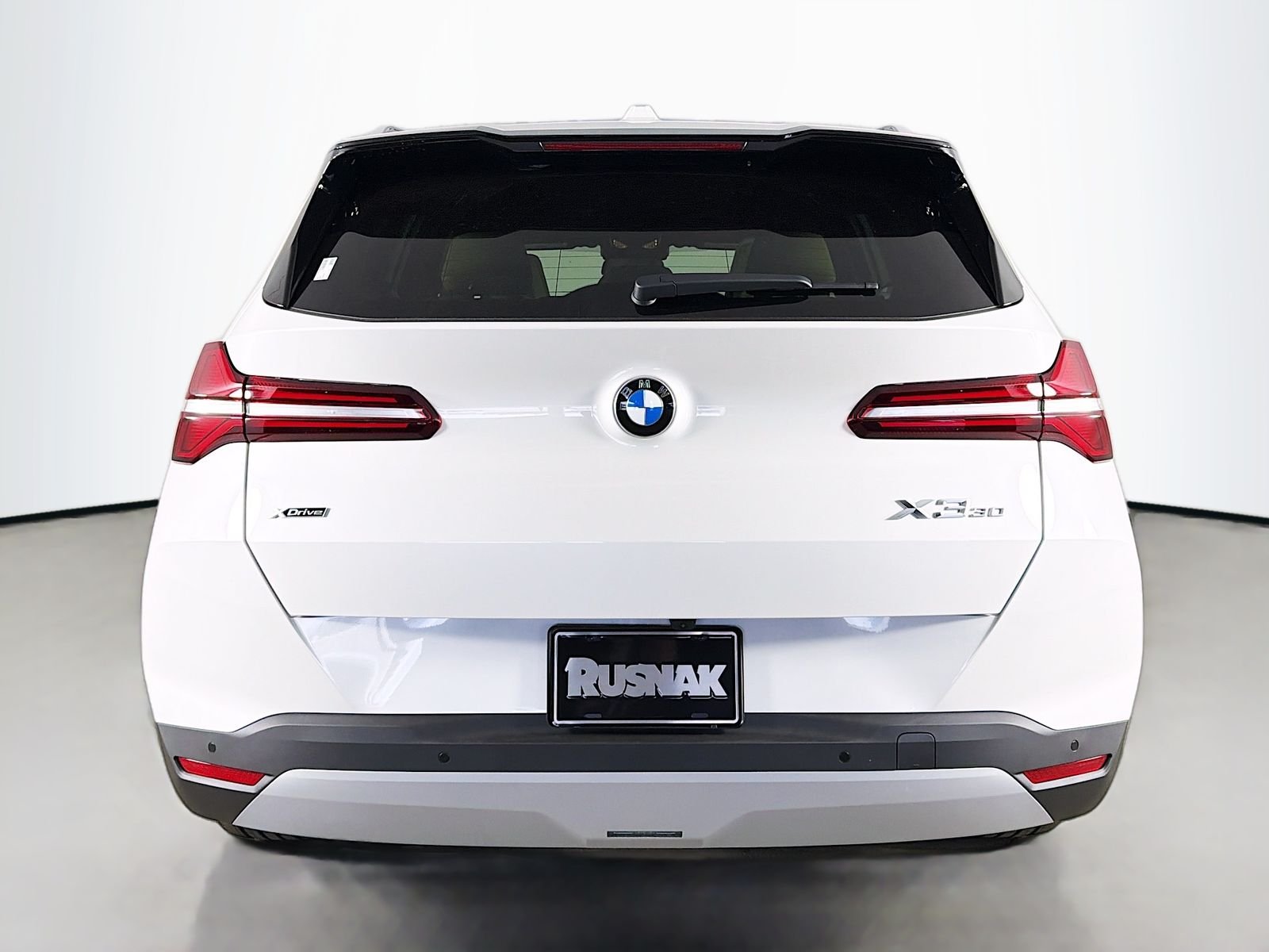 New 2026 Mineral White Metallic BMW 30 xDrive image 6