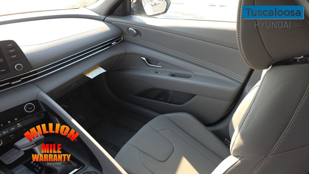 New 2026 White Hyundai SEL Sport image 27