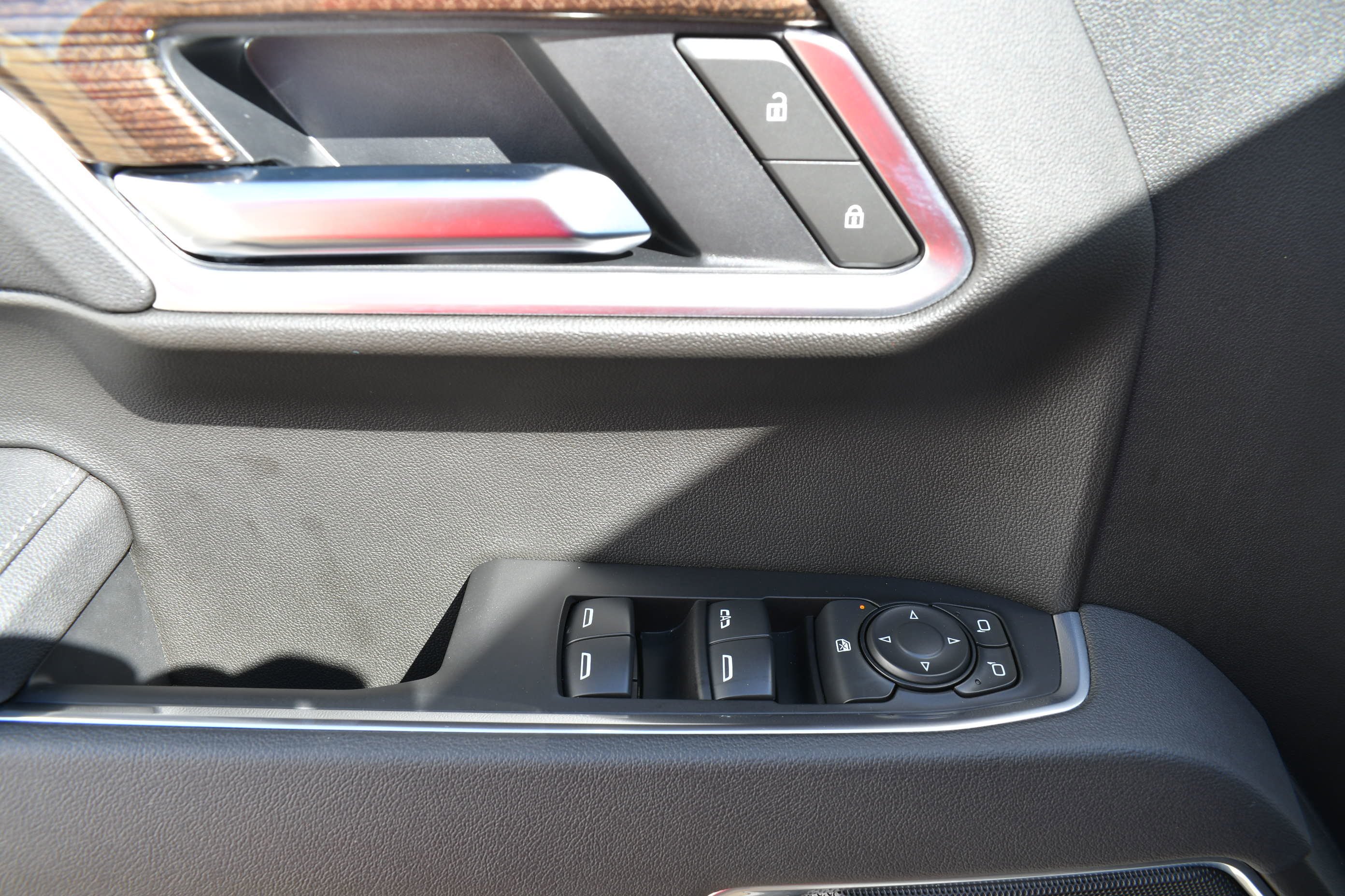 2025 Chevrolet Silverado 1500 LT - Photo 16