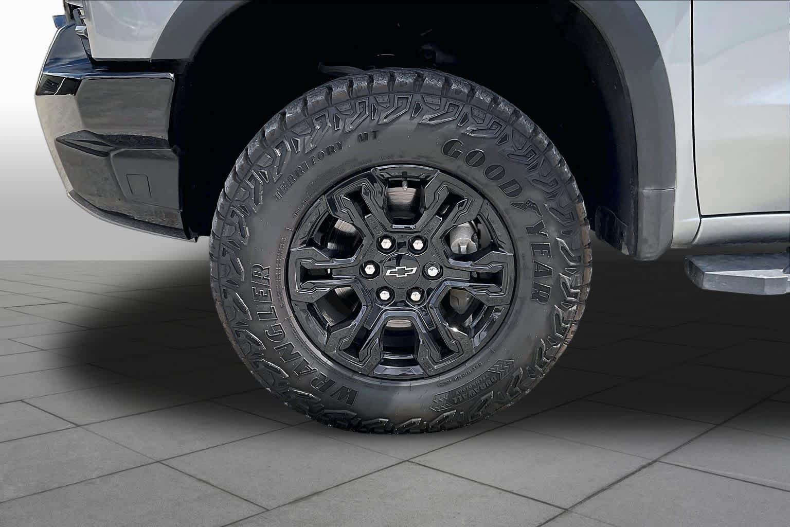Used 2023 STERLING GRAY METALLIC Chevrolet ZR2 image 10