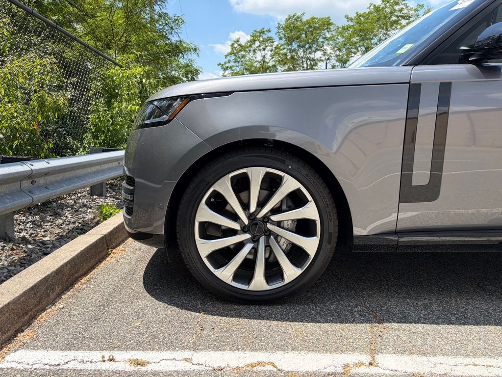 New 2026 Gray Land Rover SE image 9