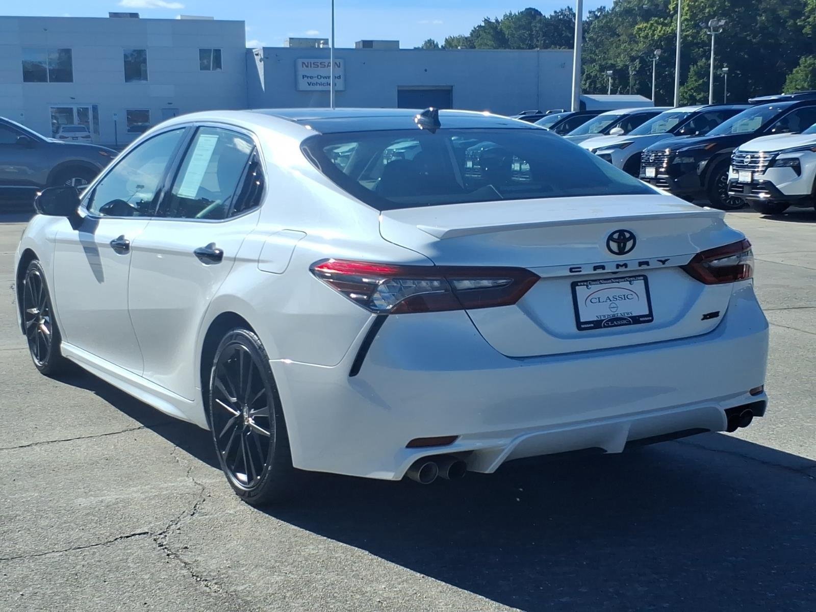 Used 2021 Wind Chill Pearl Toyota XSE image 9