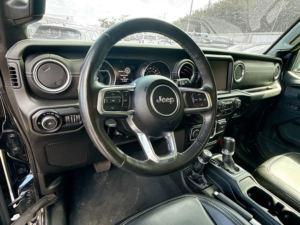 Used 2022 Black Jeep Unlimited Sahara image 12