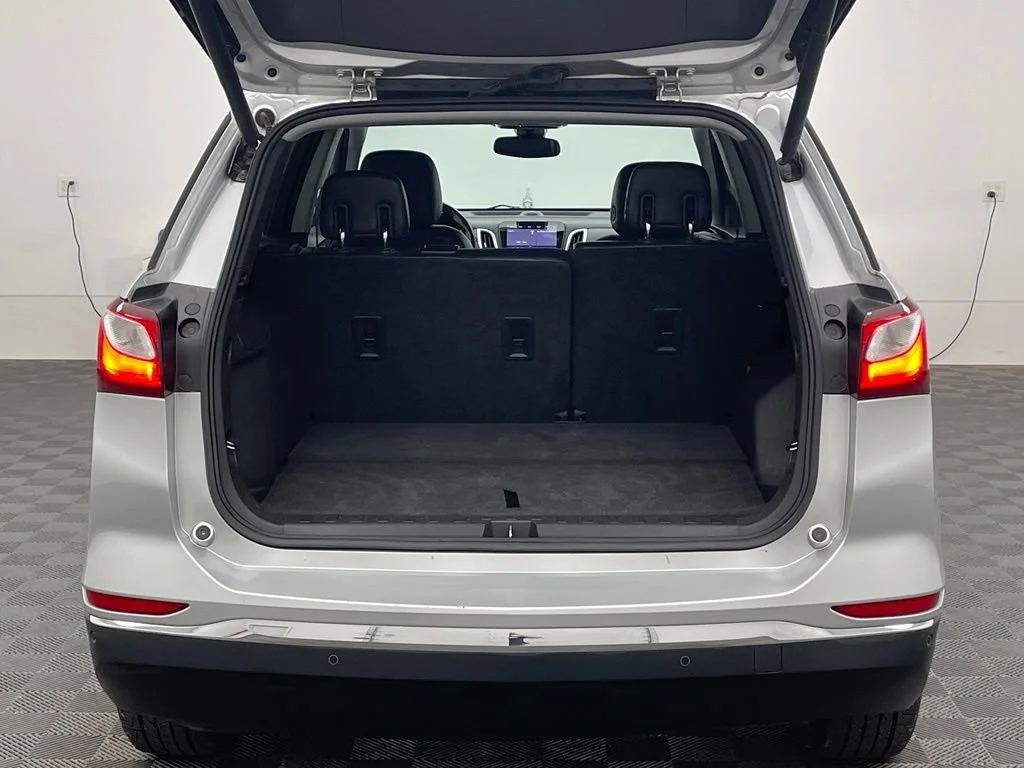 Used 2020 SILVER ICE METALLIC Chevrolet Premier image 10