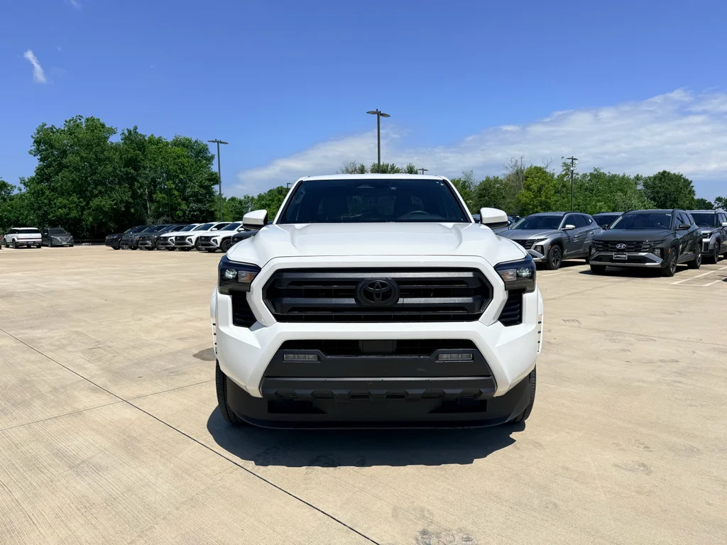 Used 2025 Ice Cap Toyota SR5 image 2