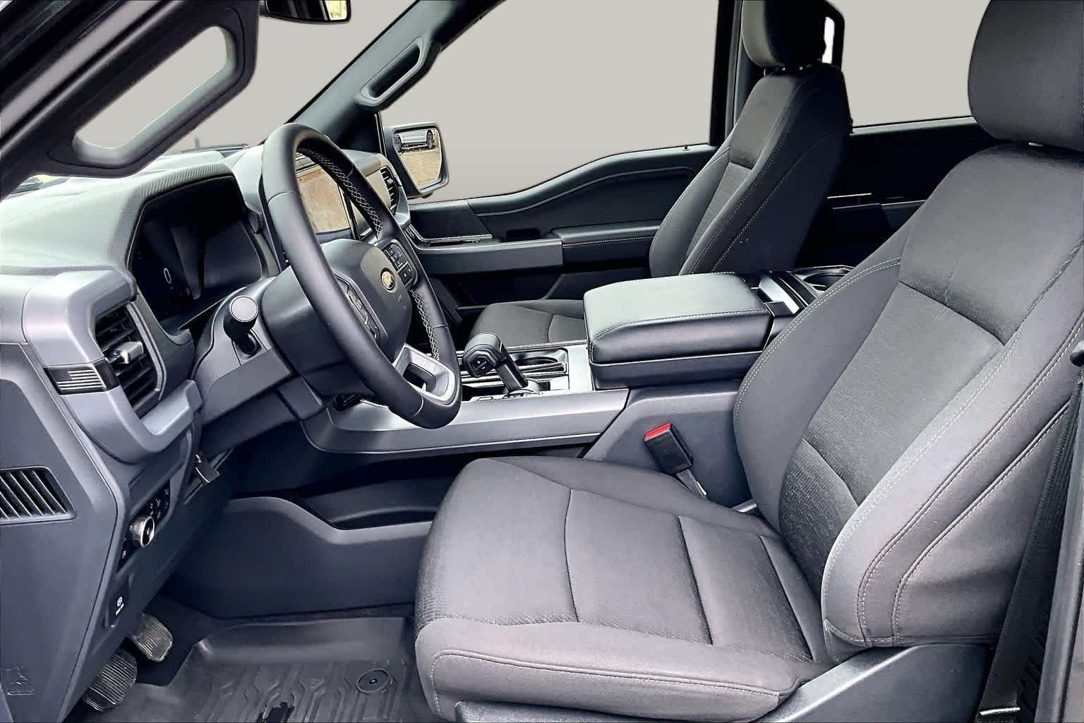 Used 2025 Agate Black Metallic Ford XLT image 10
