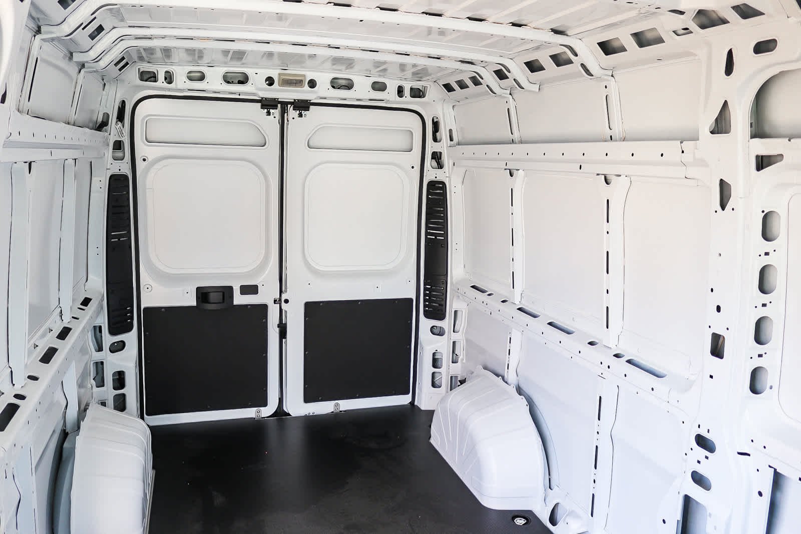 New 2027 Bright White Clearcoat RAM Tradesman image 24