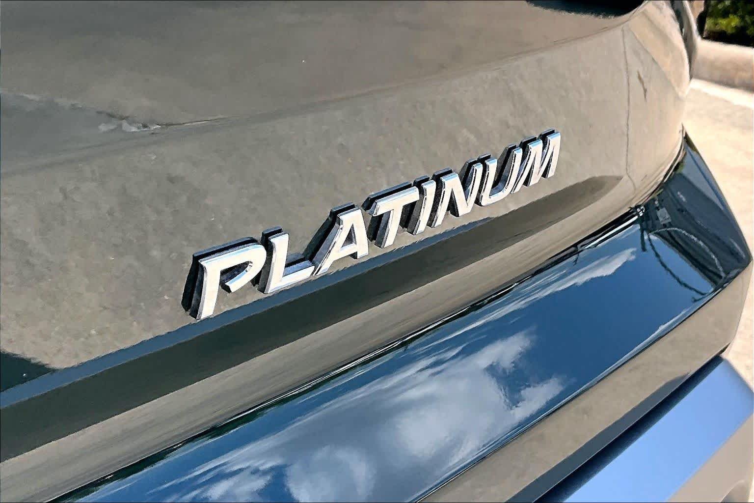 Certified Used 2025 Obsidian Green Pearl Nissan Platinum image 10