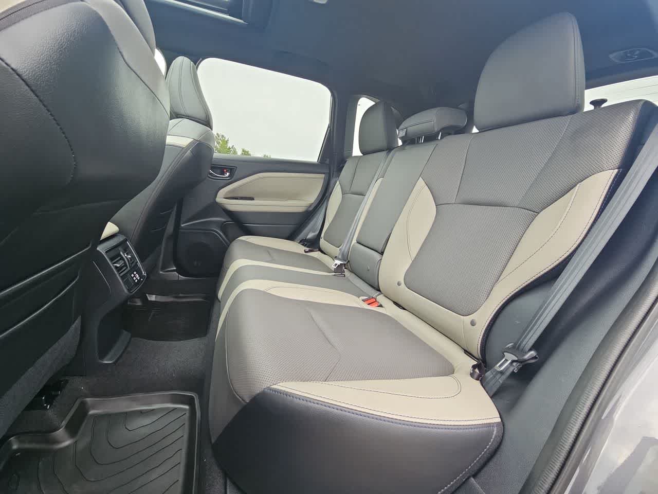 Used 2025 Magnetite Gray Metallic Subaru Limited image 15
