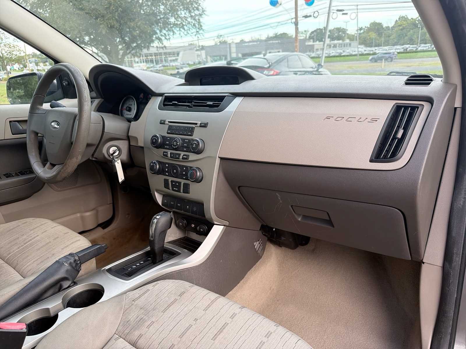 Used 2010 Sterling Grey Metallic Ford SE image 16