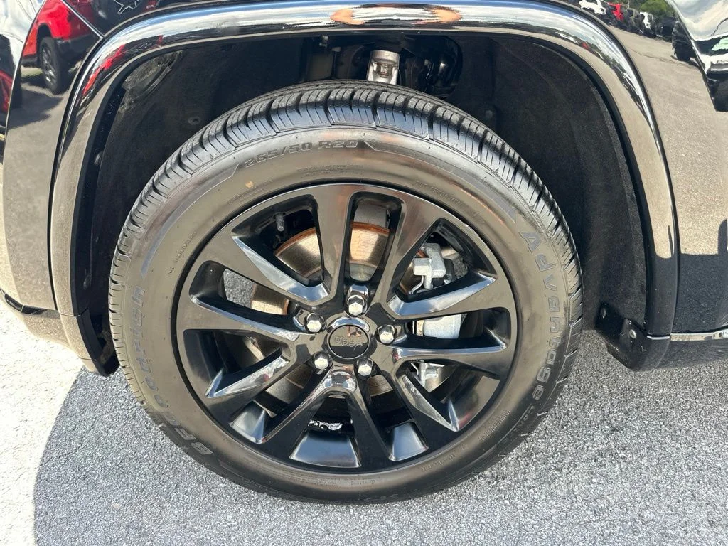 Used 2021 Black Jeep Laredo X image 11