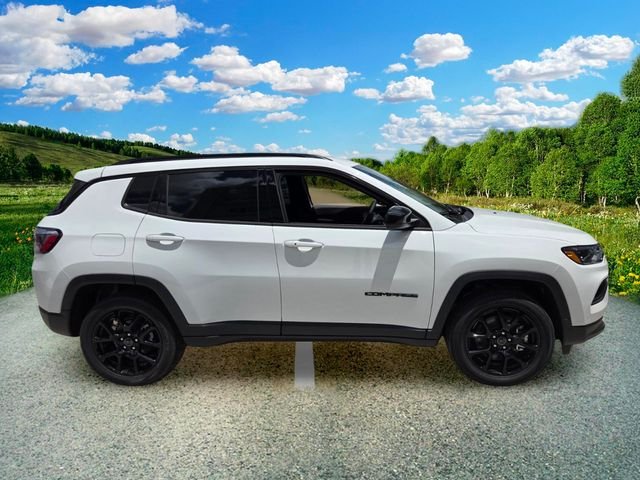 New 2026 Bright White Clearcoat Jeep Latitude image 8