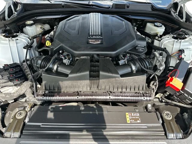 Used 2022 White Cadillac V-Series image 10