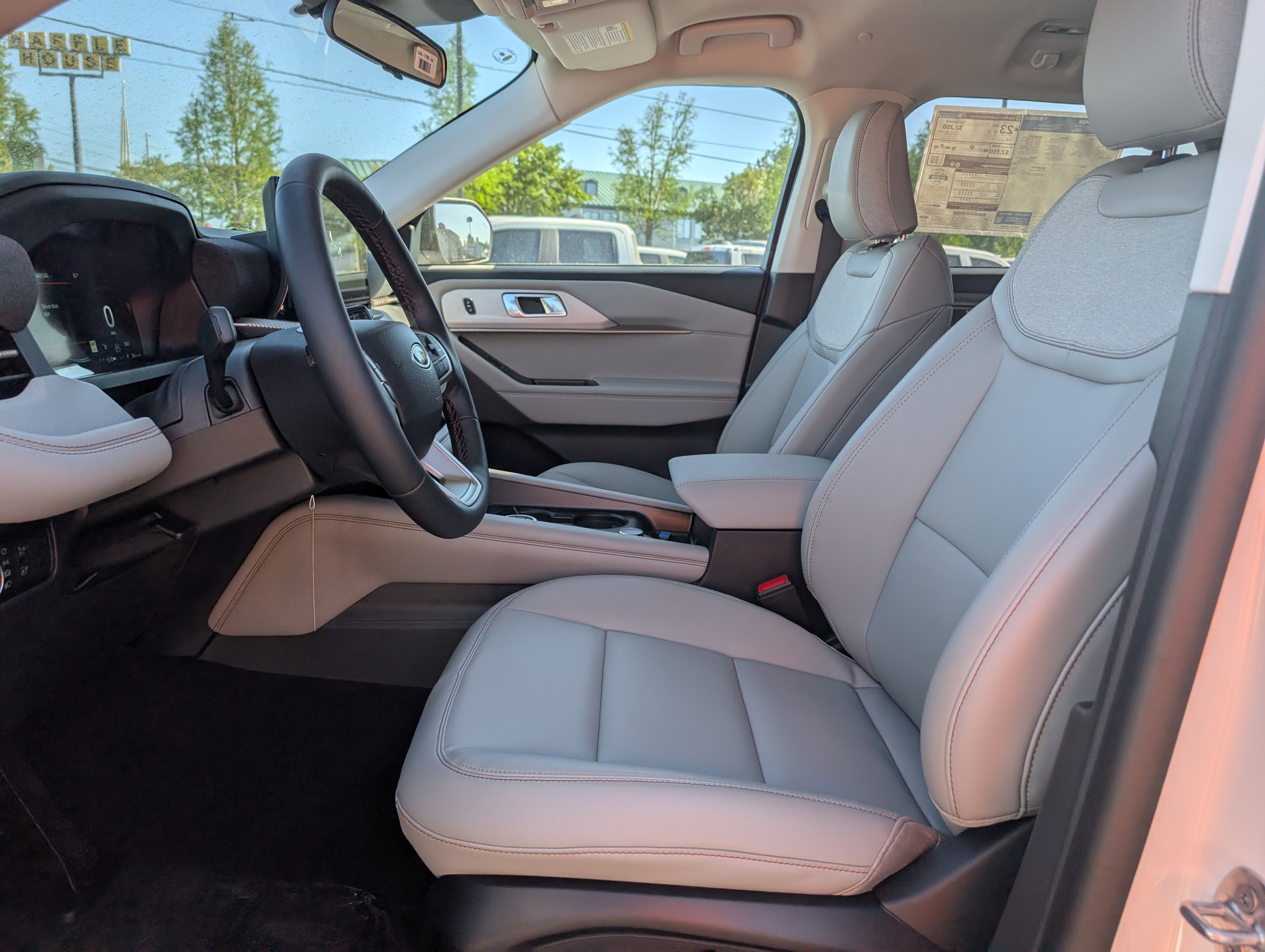 New 2026 Star White Metallic Tri-Coat FORD Active image 19