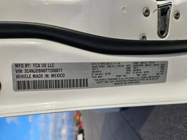 New 2026 Bright White Clearcoat Jeep Latitude image 30